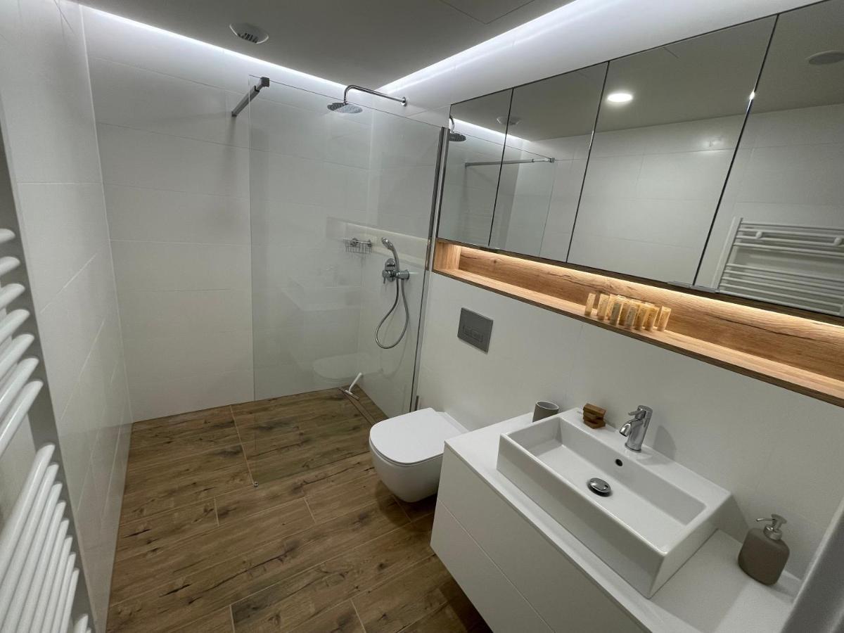 Pinea Apartments Поберово Екстериор снимка