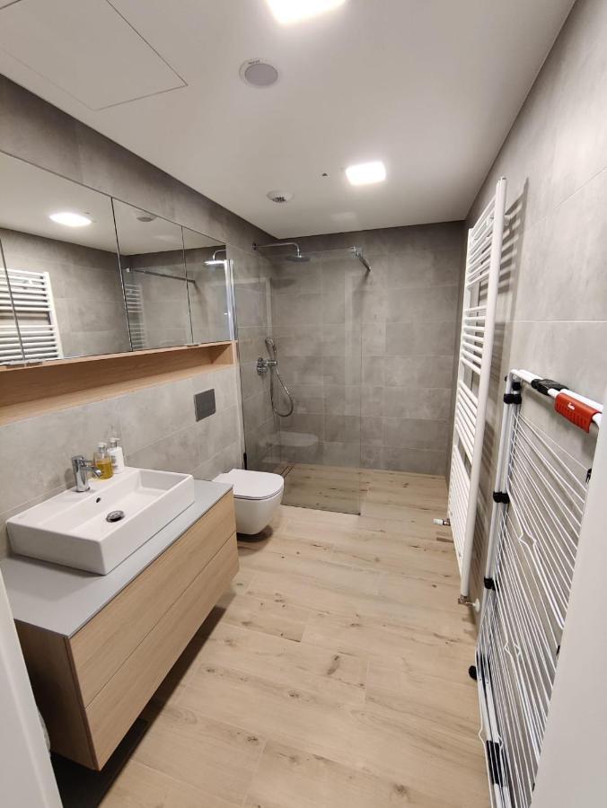 Pinea Apartments Поберово Екстериор снимка