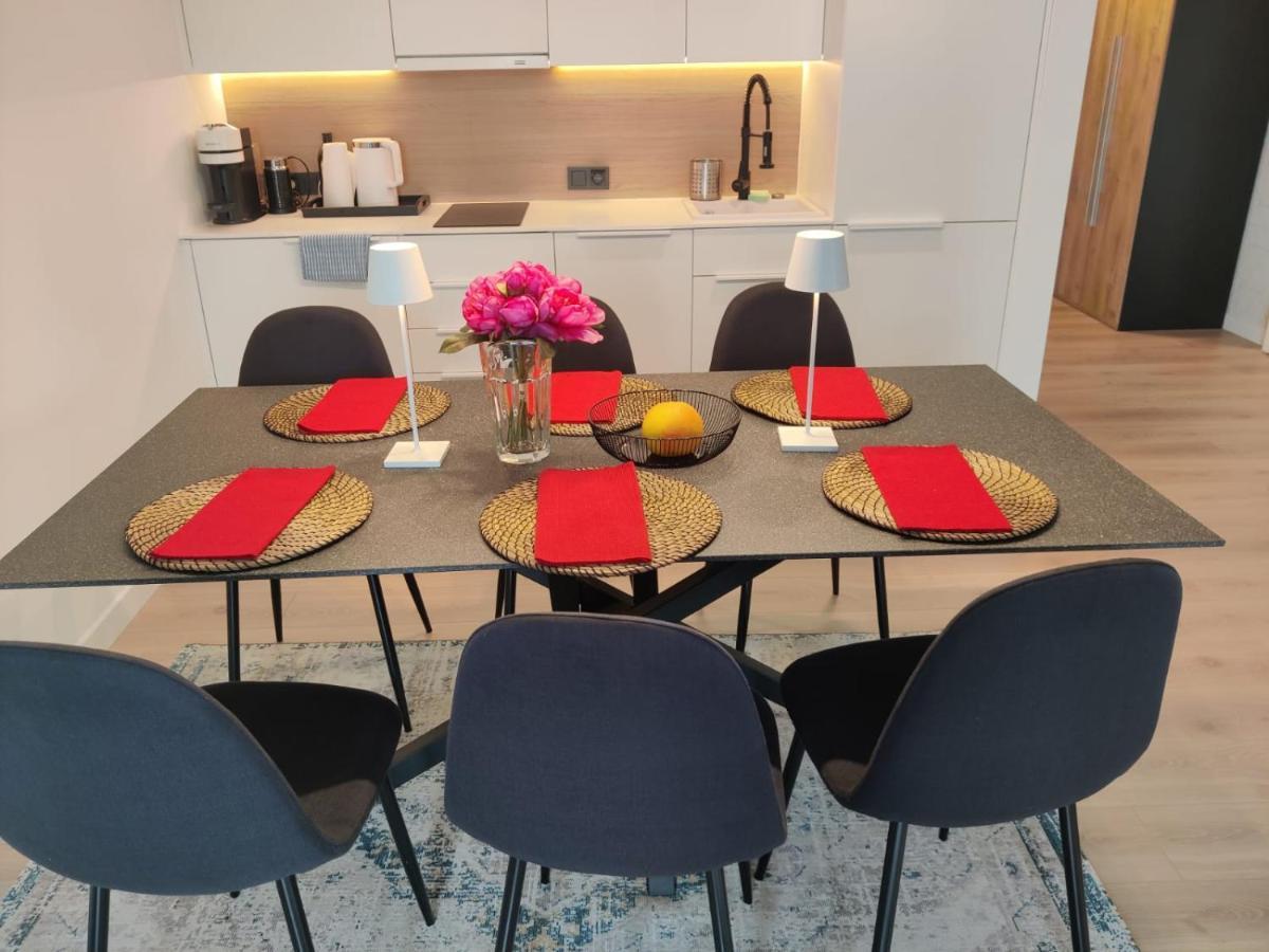 Pinea Apartments Поберово Екстериор снимка