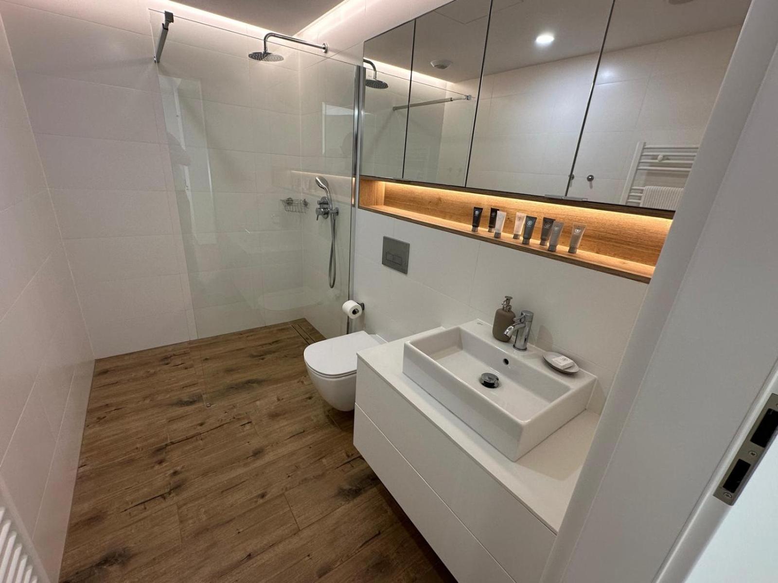 Pinea Apartments Поберово Екстериор снимка